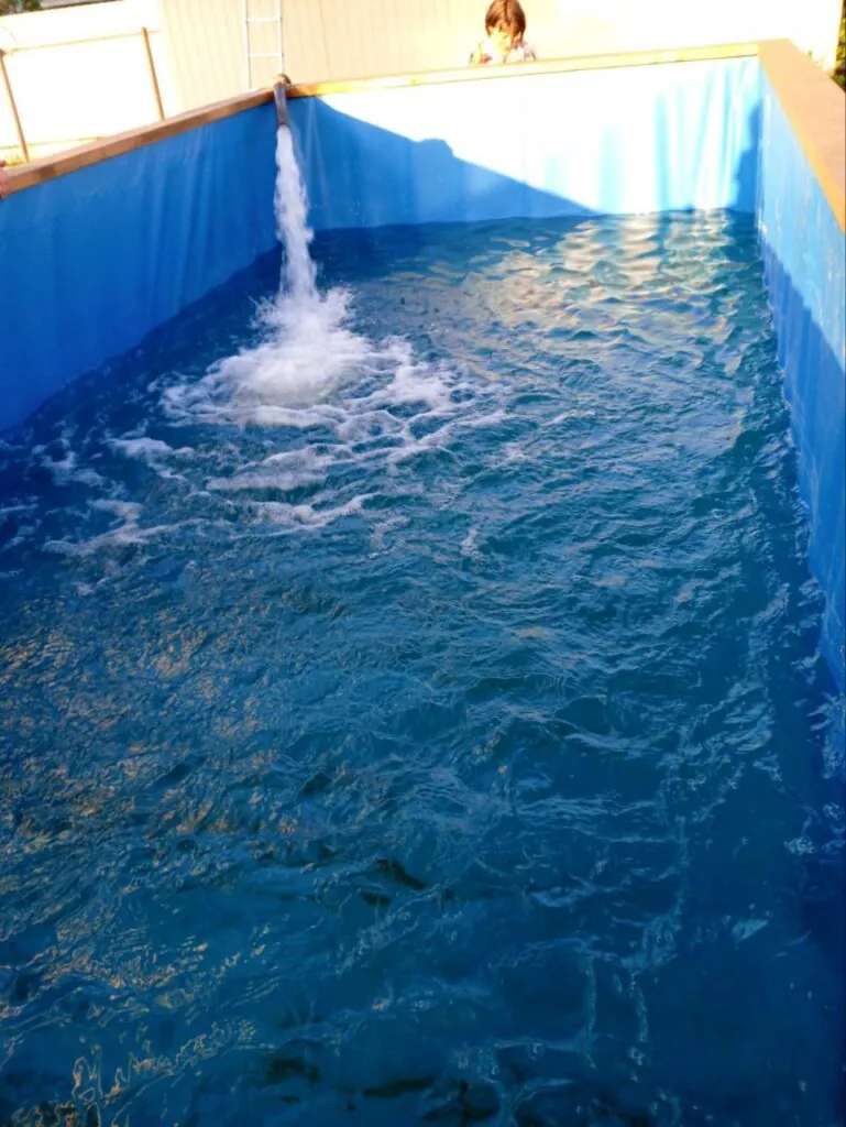 вода для бассейна на дачу